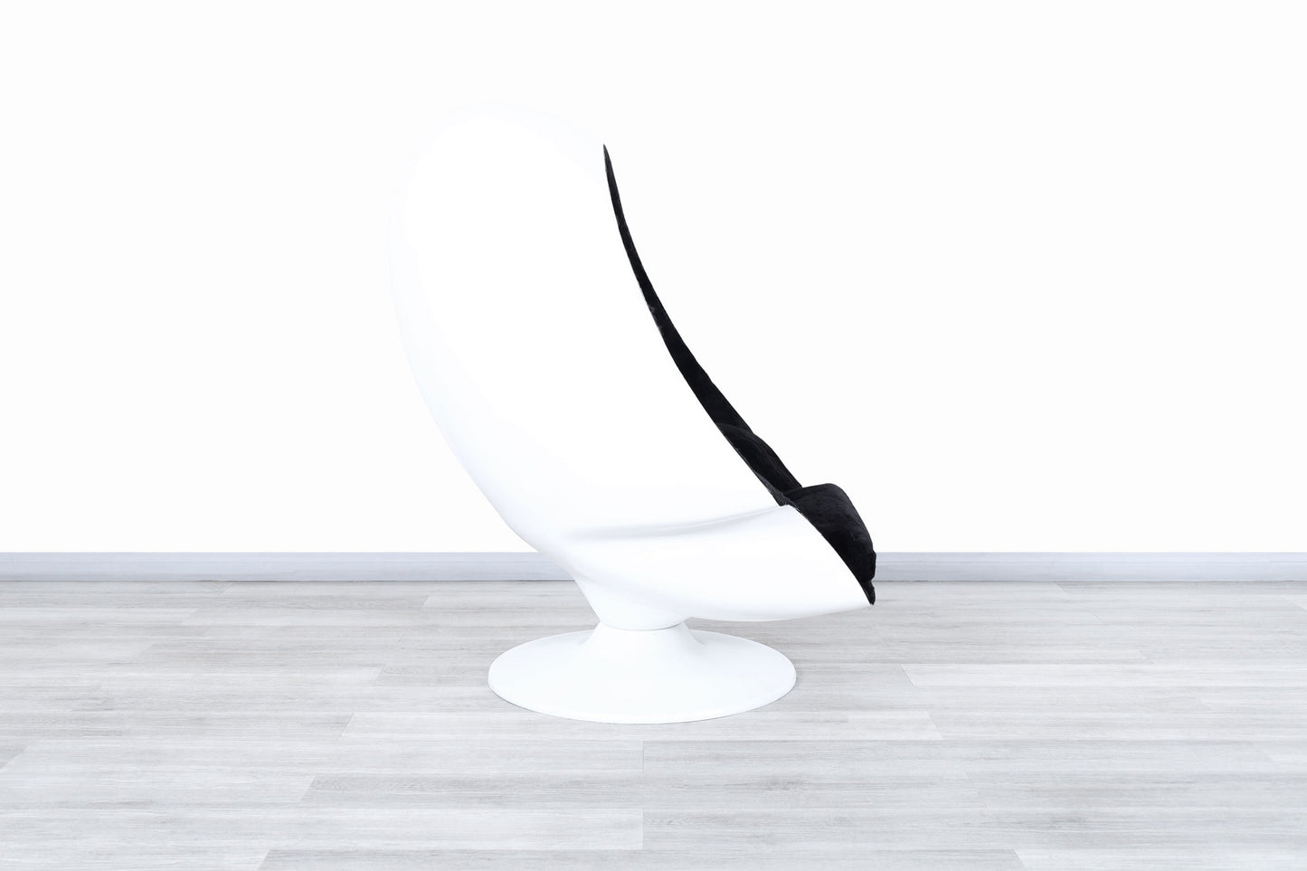 American Space Age Fiberglass "Egg" Swivel Chair