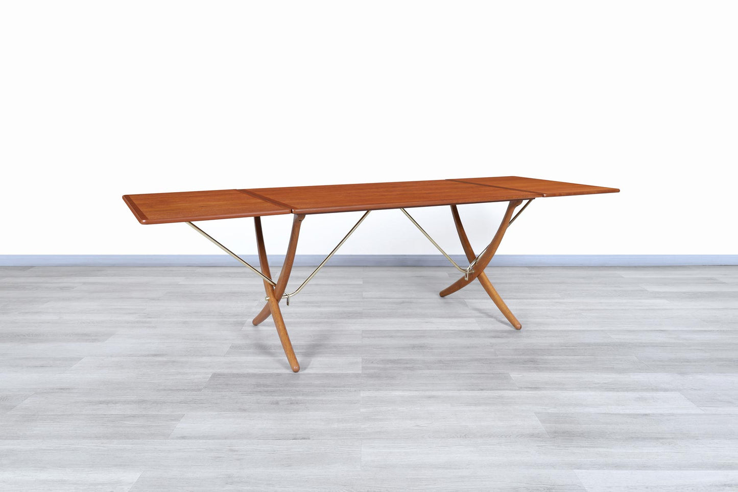 Danish Modern AT-304 Dining Table by Hans J. Wegner in Teak and Oak
