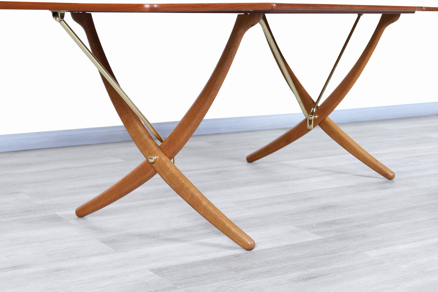 Danish Modern AT-304 Dining Table by Hans J. Wegner in Teak and Oak