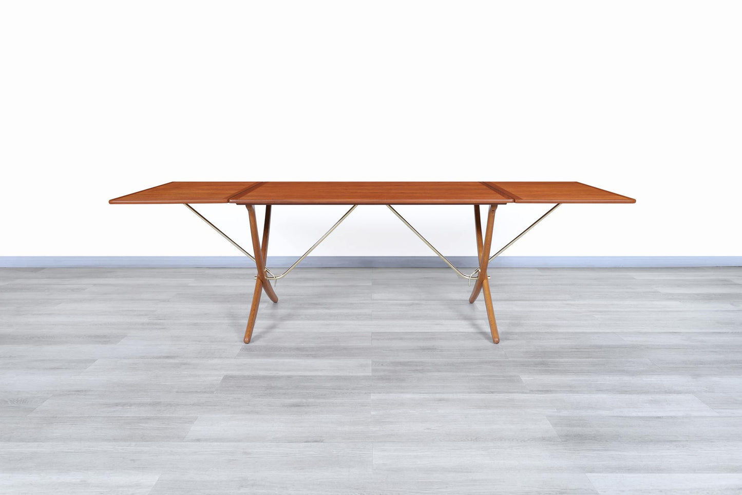 Danish Modern AT-304 Dining Table by Hans J. Wegner in Teak and Oak