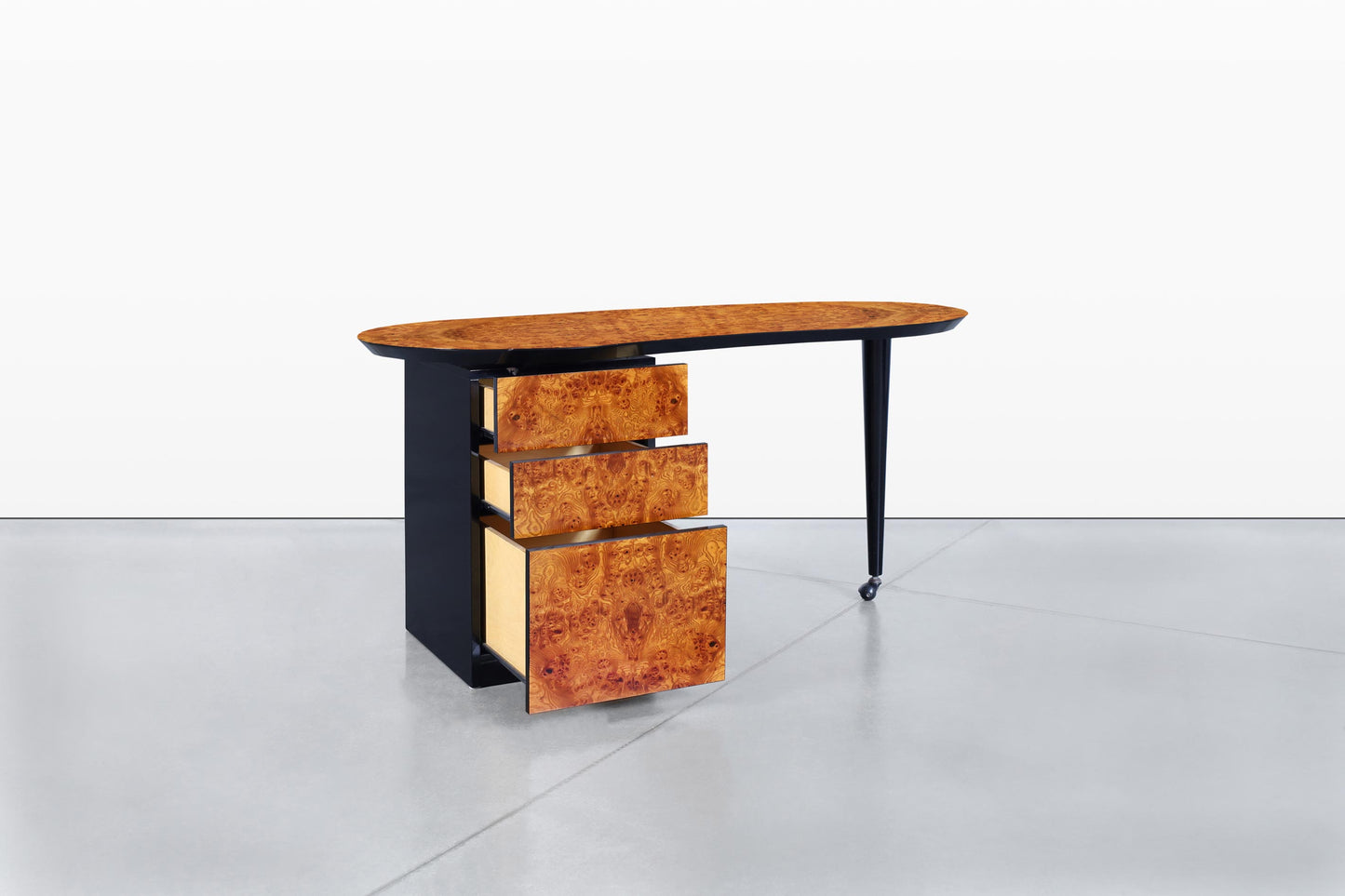 Italian Burl Wood and Black Lacquer Desk by Oscar Dell'Arredamento