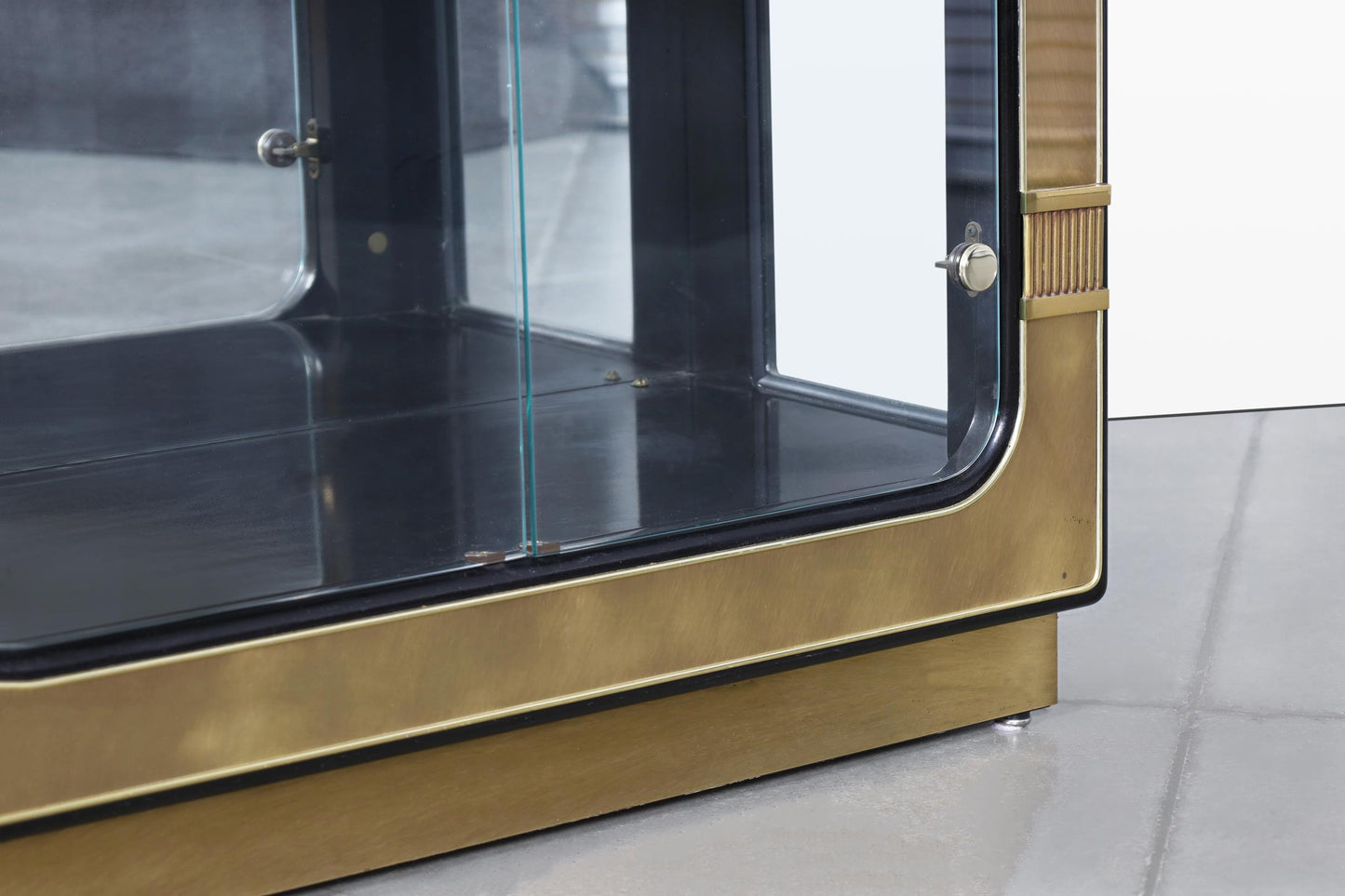 Mastercraft Brass Vitrine / Display Cabinet