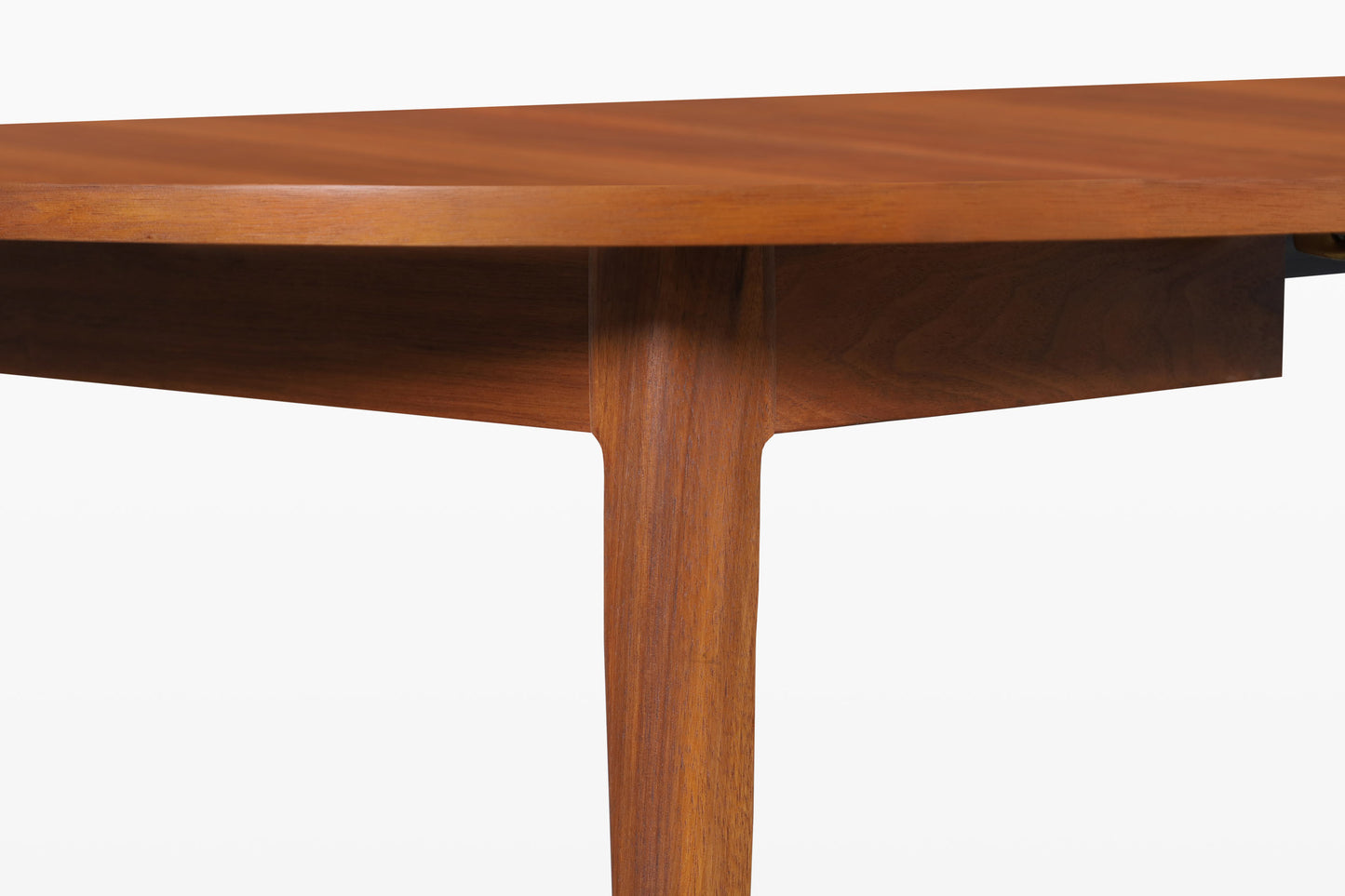 Mid-Century Extendable Round Walnut Dining Table by Kipp Stewart for Drexel