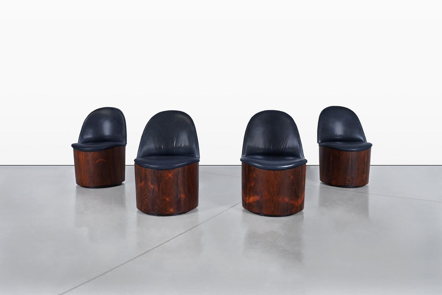 Mid-Century Modern Brazilian Rosewood Dining Table & Chairs by Plycraft