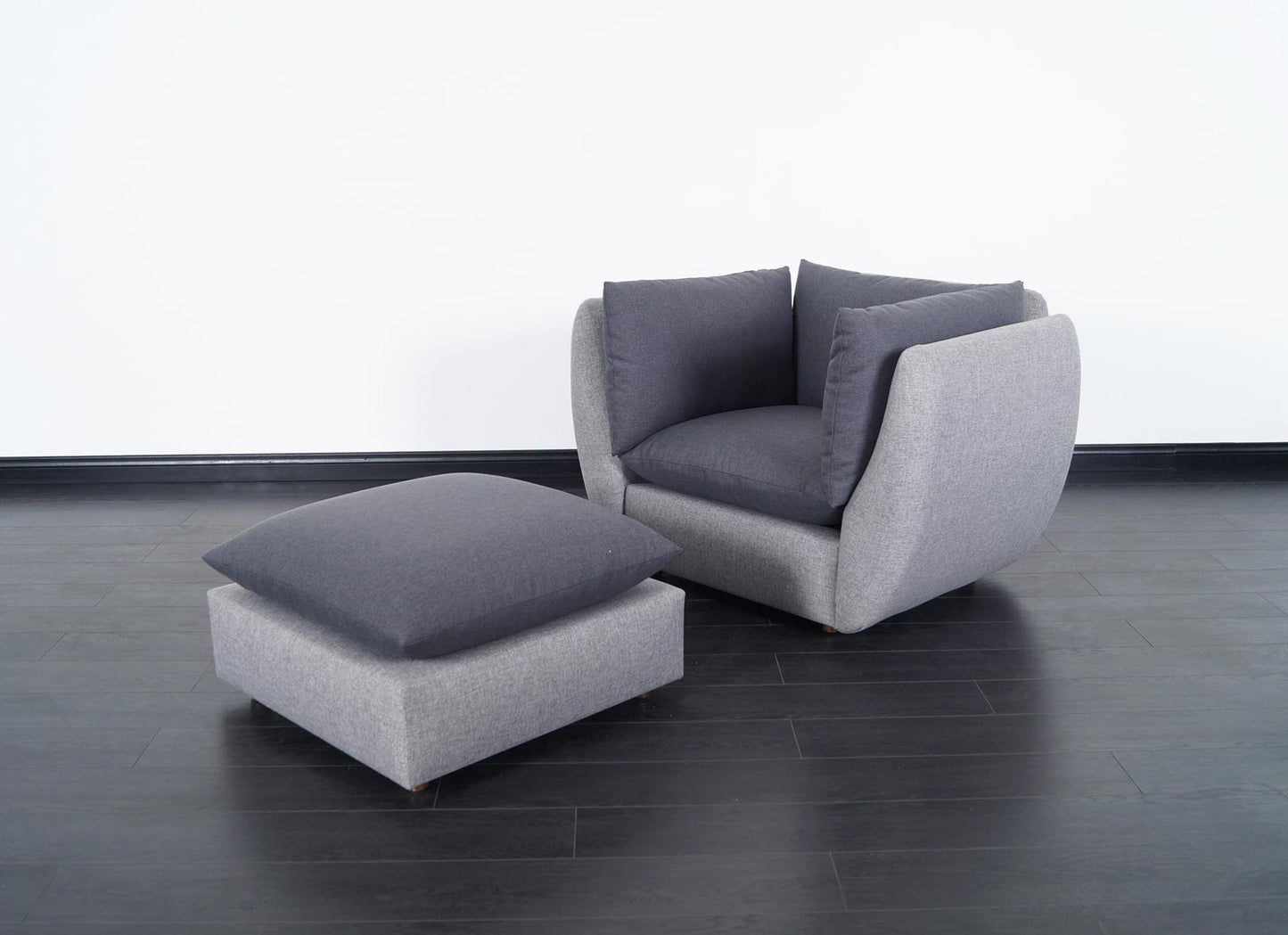 Mid-Century Modern Lounge Chair & Ottoman