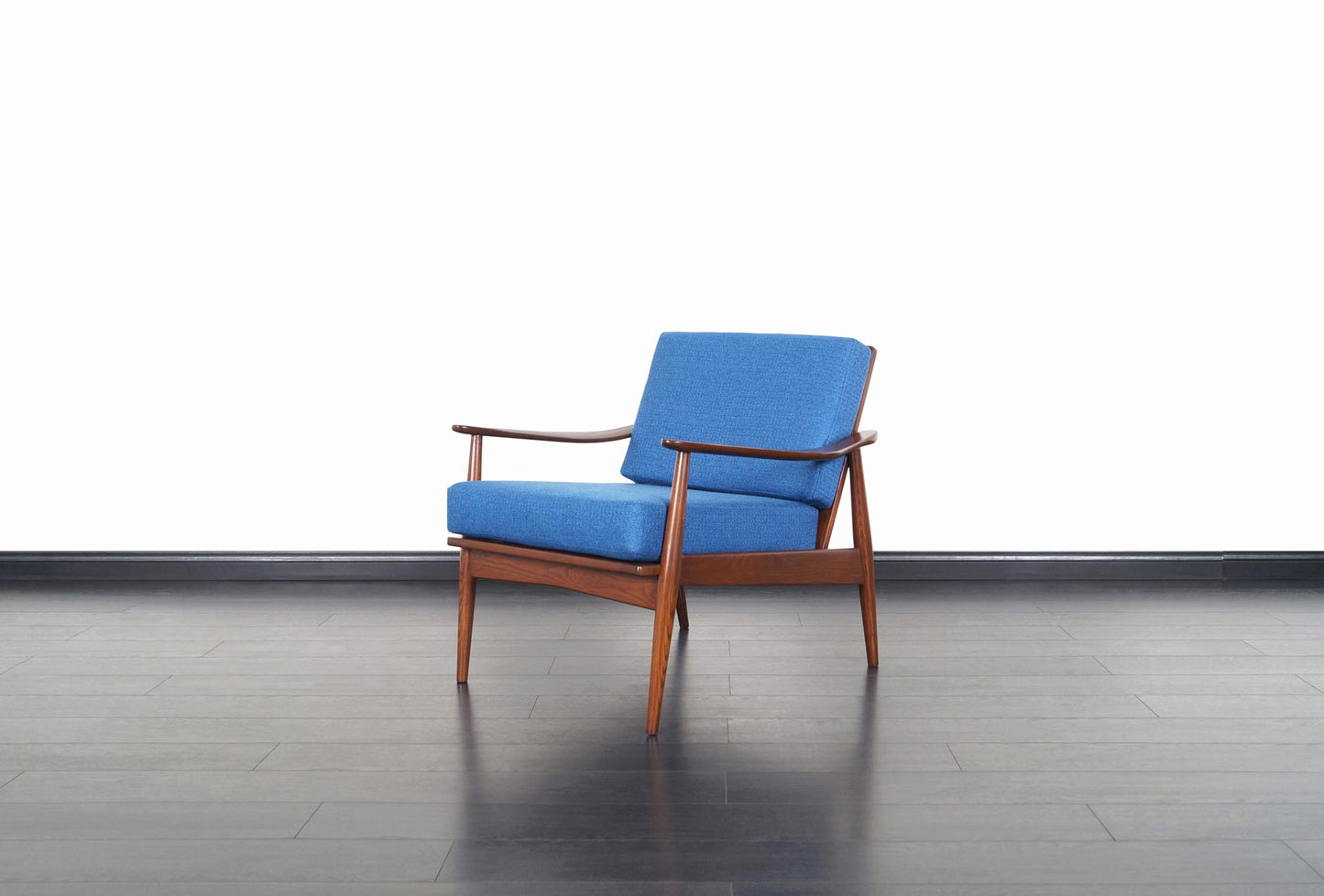 Mid-Century Modern Walnut Lounge Chair