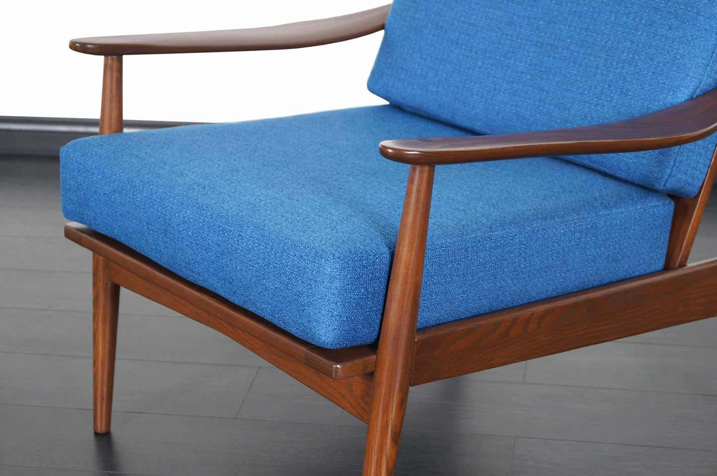 Mid-Century Modern Walnut Lounge Chair