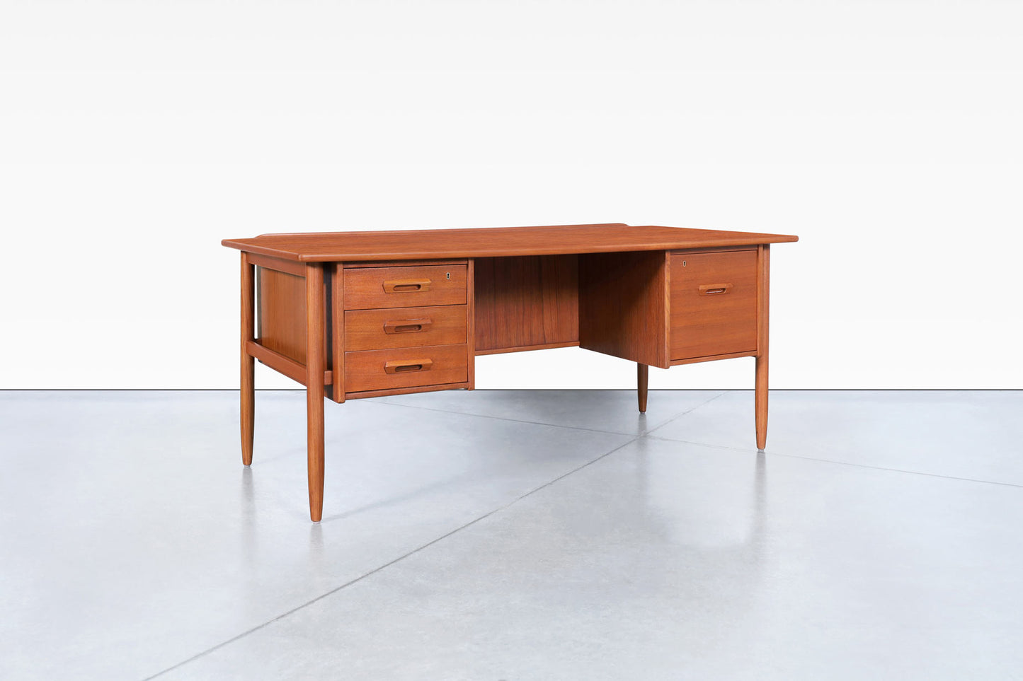 Scandinavian Modern Teak Desk by Goran Strand for Lelangs Møbelfabrik