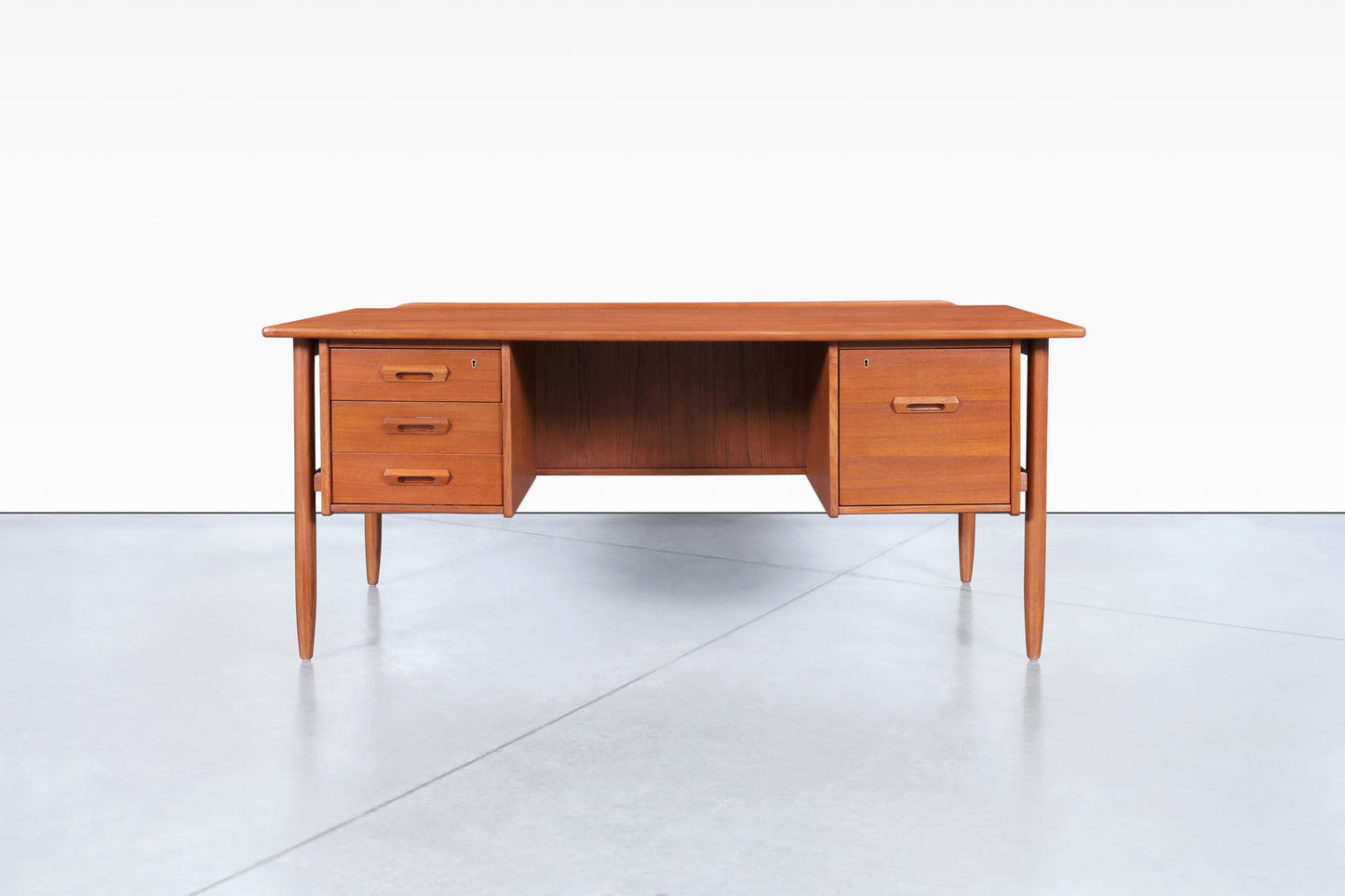 Scandinavian Modern Teak Desk by Goran Strand for Lelangs Møbelfabrik