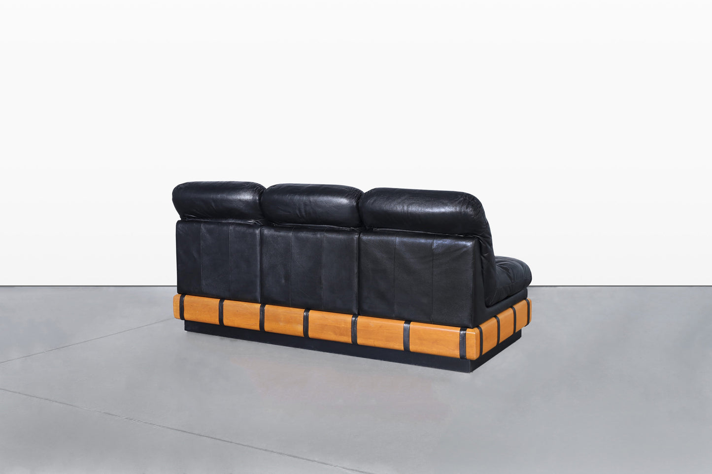 Vintage 3-Piece Modular Seating Group with Coffee Table by Haralson–Seidel