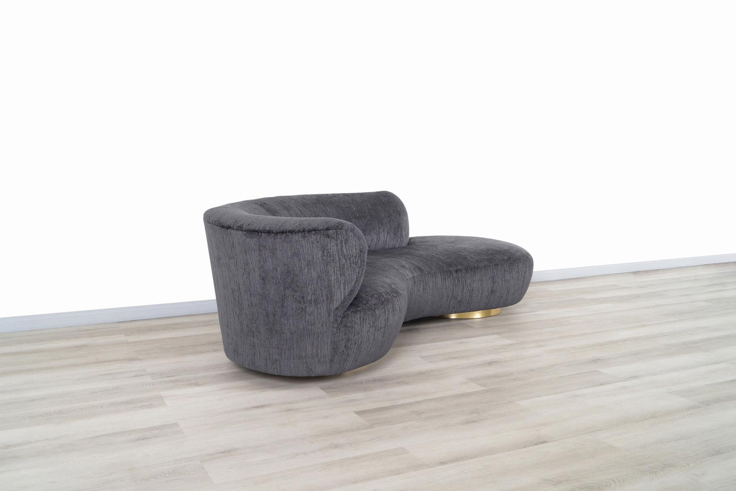 Mid-Century Modern Serpentine Sofa in the Style of Vladimir Kagan