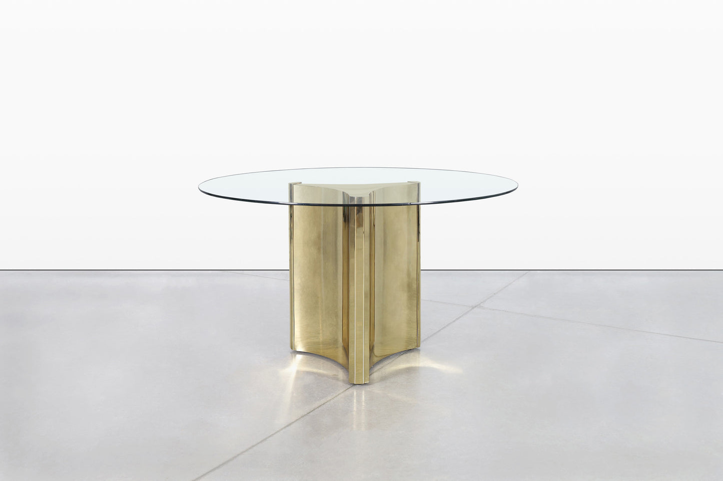 Vintage Brass "Trilobi" Pedestal Dining Table by Mastercraft