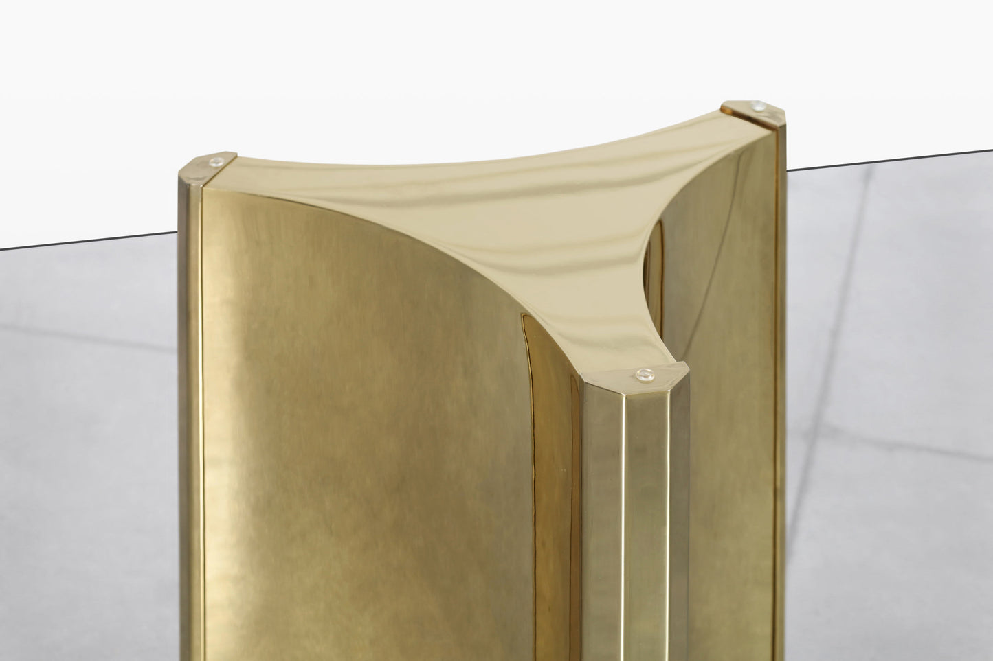 Vintage Brass "Trilobi" Pedestal Dining Table by Mastercraft