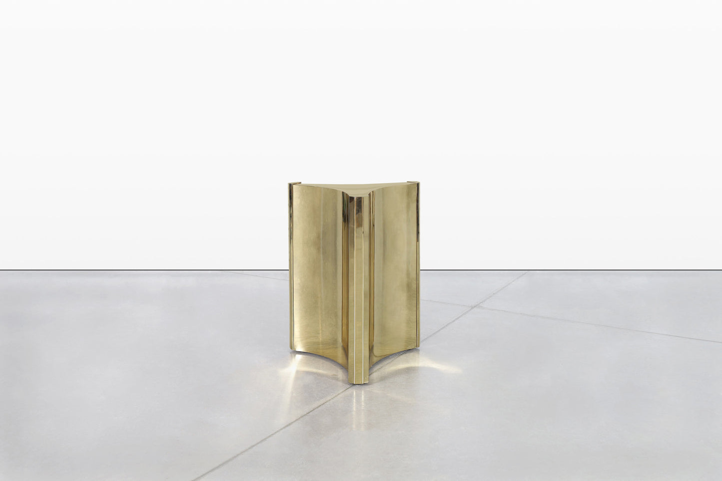 Vintage Brass "Trilobi" Pedestal Dining Table by Mastercraft