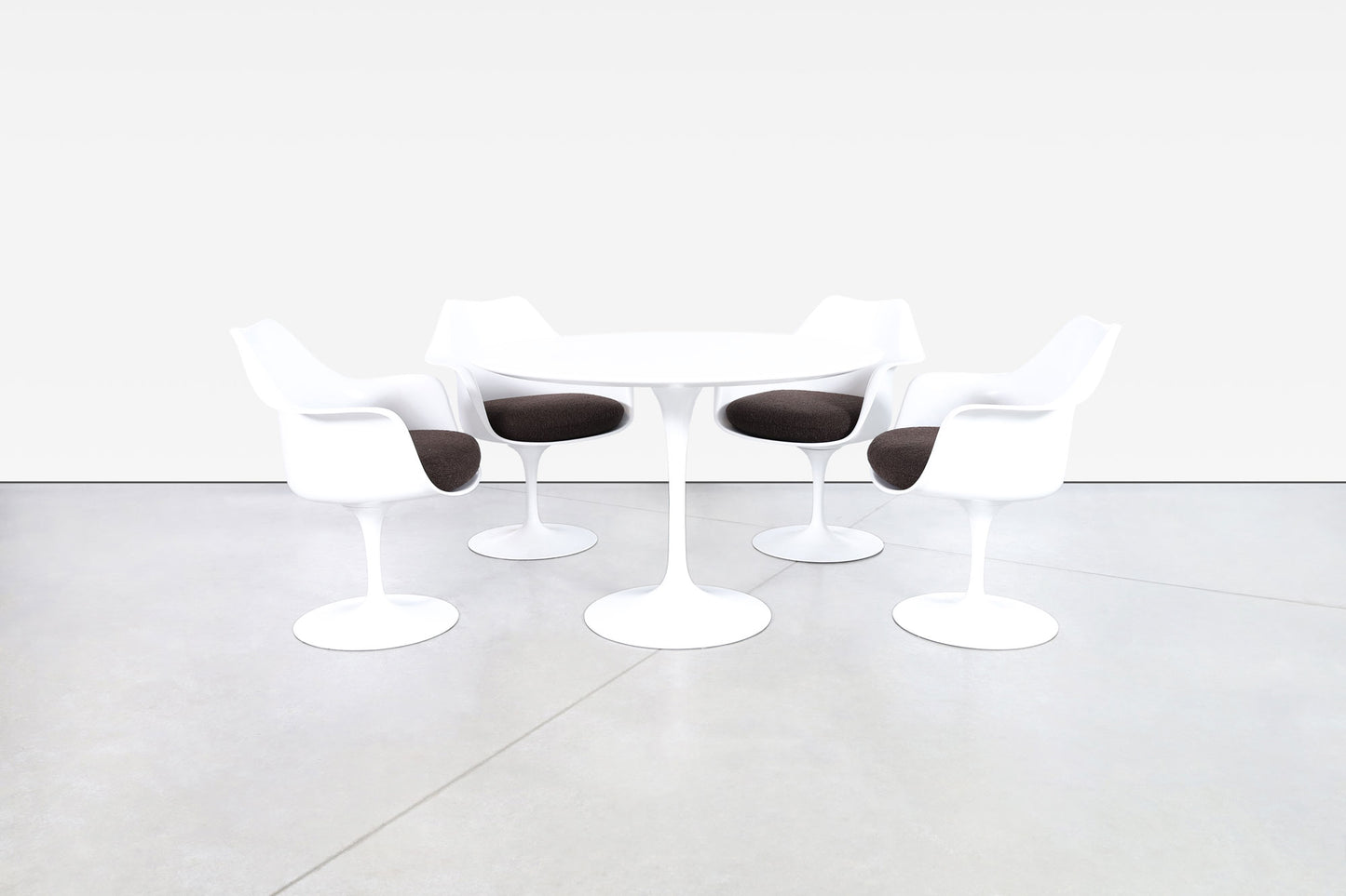 Vintage "Tulip" Dining Room Set by Eero Saarinen for Knoll