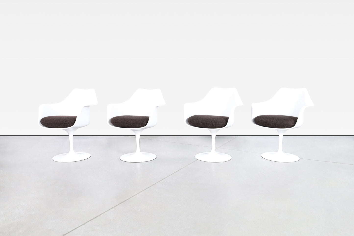 Vintage "Tulip" Dining Room Set by Eero Saarinen for Knoll