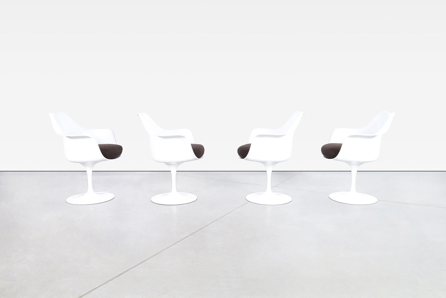 Vintage "Tulip" Dining Room Set by Eero Saarinen for Knoll