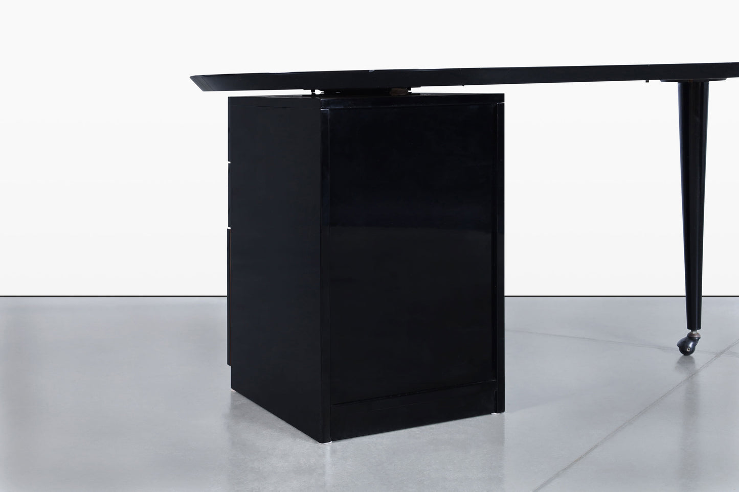 Italian Burl Wood and Black Lacquer Desk by Oscar Dell'Arredamento
