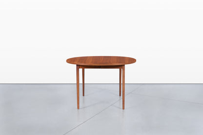 Mid-Century Extendable Round Walnut Dining Table by Kipp Stewart for Drexel