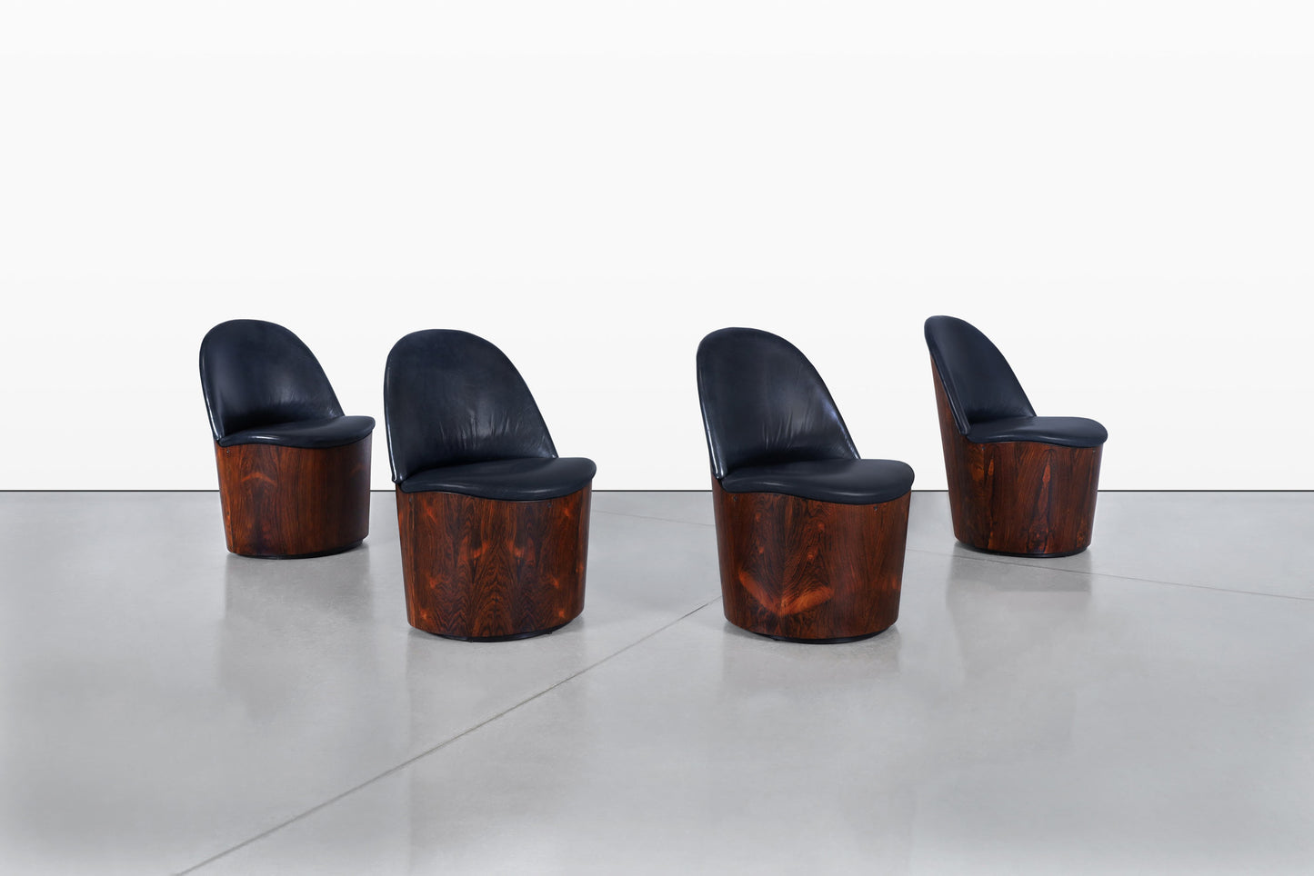 Mid-Century Modern Brazilian Rosewood Dining Table & Chairs by Plycraft