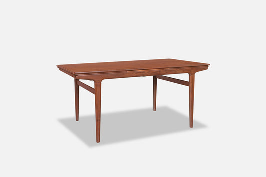 Mid-Century Modern Expanding Teak Dining Table by Johannes Andersen