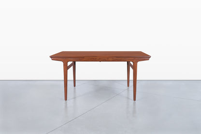 Mid-Century Modern Expanding Teak Dining Table by Johannes Andersen