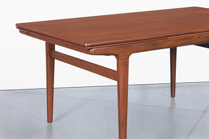 Mid-Century Modern Expanding Teak Dining Table by Johannes Andersen