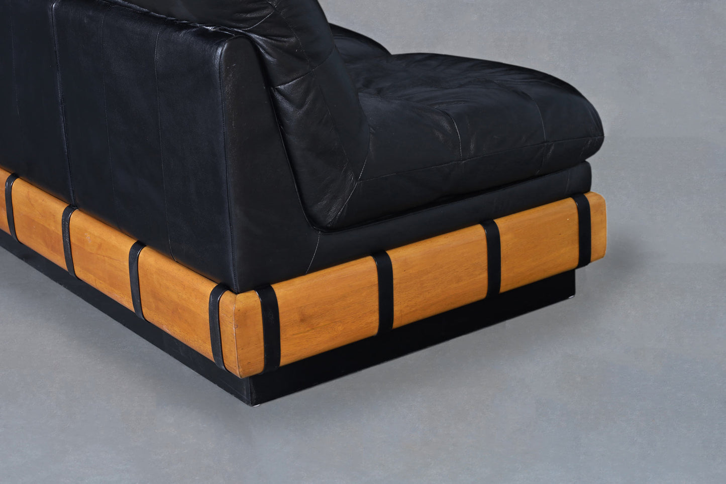 Vintage 3-Piece Modular Seating Group with Coffee Table by Haralson–Seidel