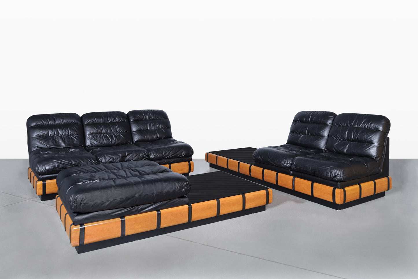 Vintage 3-Piece Modular Seating Group with Coffee Table by Haralson–Seidel