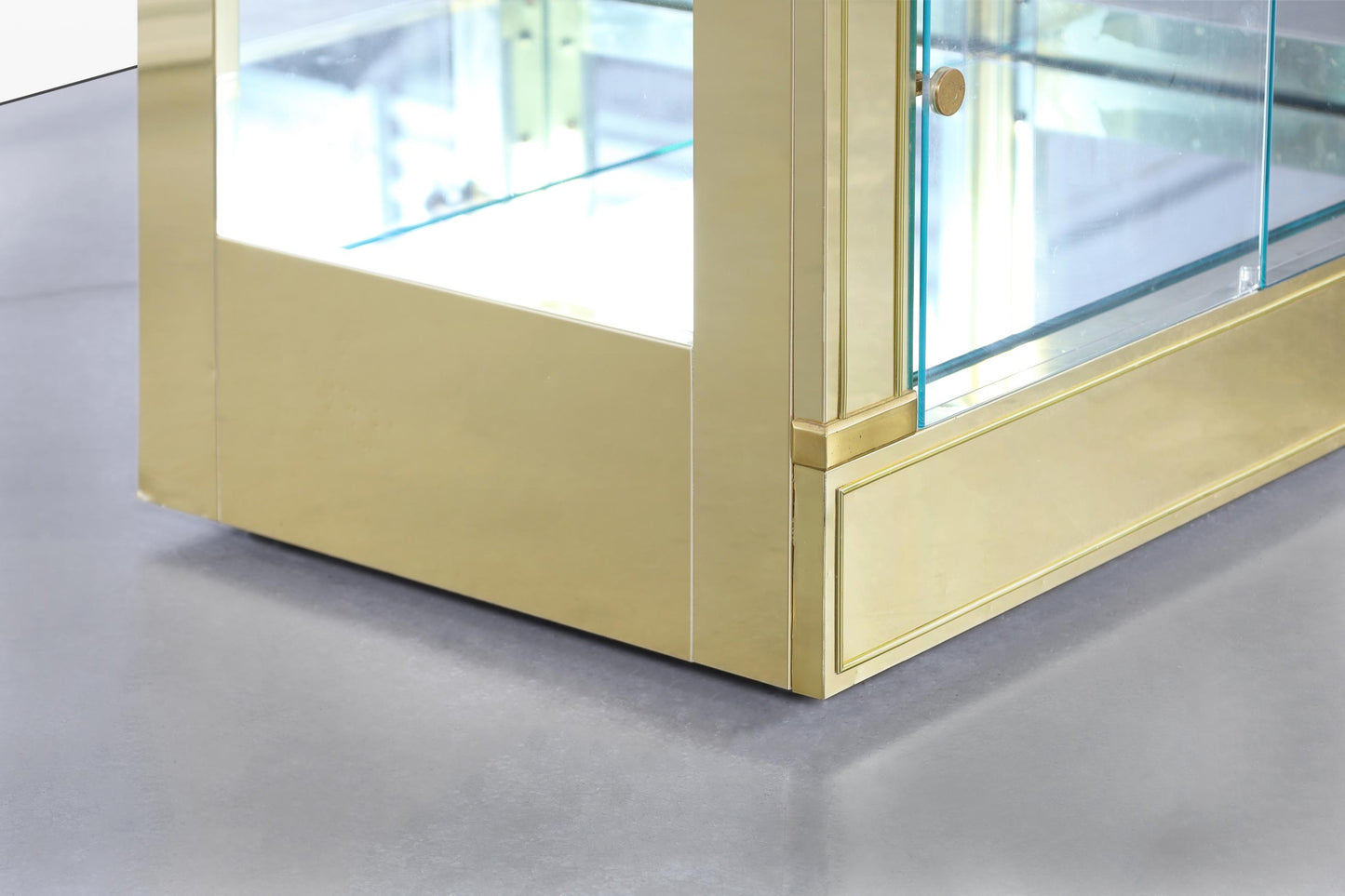 Vintage Brass Vitrine / Display Cabinet by Mastercraft