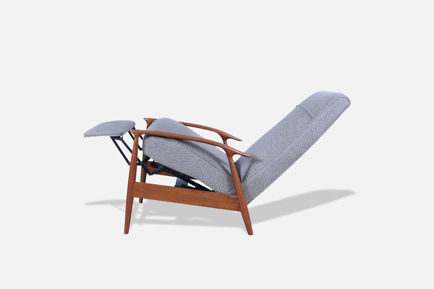 Vintage Walnut Reclining Lounge Chair by Milo Baughman for Thayer Coggin