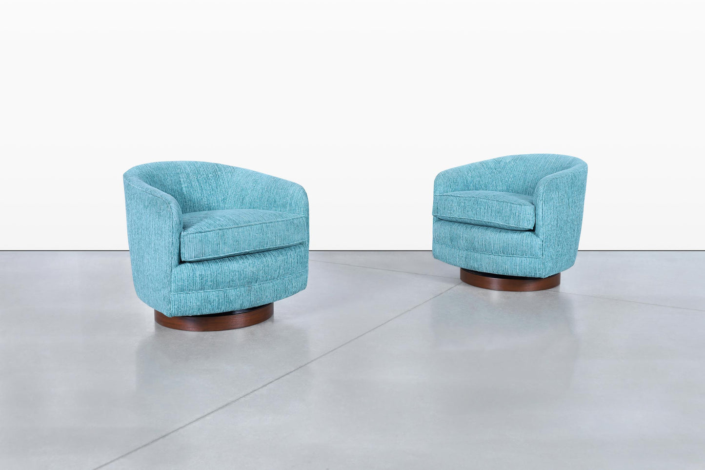 Vintage Walnut Swivel Lounge Chairs by Milo Baughman for Thayer Coggin