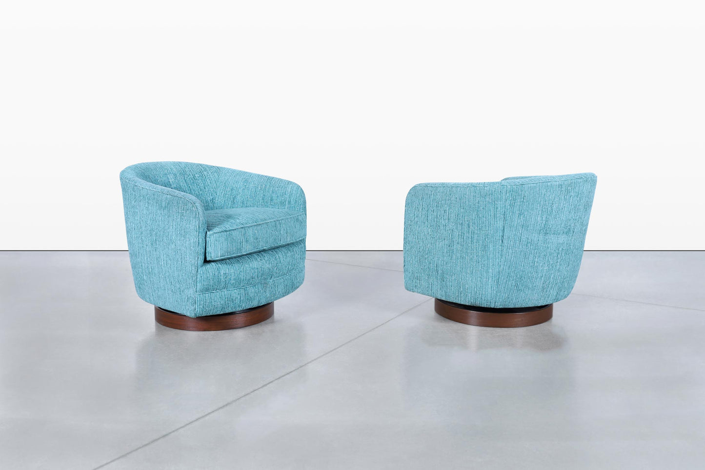 Vintage Walnut Swivel Lounge Chairs by Milo Baughman for Thayer Coggin